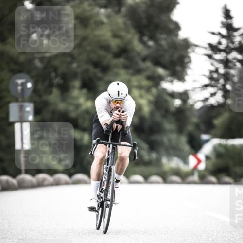 21.06.2026 - 29. Vierlanden-Triathlon H.Heesch http://msf.ph/oto/9911559 21.06.2026 09:42:47 Radfahren 71, 81, 231 meine-sportfotos.de