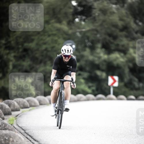 21.06.2026 - 29. Vierlanden-Triathlon H.Heesch http://msf.ph/oto/9911597 21.06.2026 09:43:08 Radfahren 242 meine-sportfotos.de