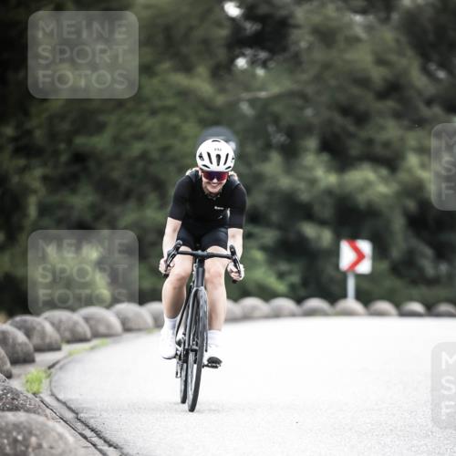 21.06.2026 - 29. Vierlanden-Triathlon H.Heesch http://msf.ph/oto/9911598 21.06.2026 09:43:08 Radfahren 242 meine-sportfotos.de