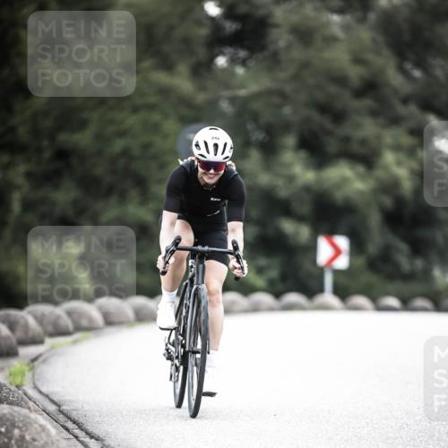 21.06.2026 - 29. Vierlanden-Triathlon H.Heesch http://msf.ph/oto/9911601 21.06.2026 09:43:09 Radfahren 242 meine-sportfotos.de