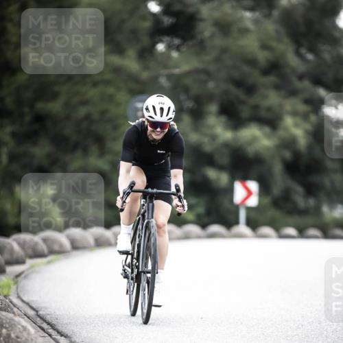 21.06.2026 - 29. Vierlanden-Triathlon H.Heesch http://msf.ph/oto/9911602 21.06.2026 09:43:09 Radfahren 242 meine-sportfotos.de