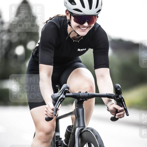 21.06.2026 - 29. Vierlanden-Triathlon H.Heesch http://msf.ph/oto/9911620 21.06.2026 09:43:10 Radfahren 242 meine-sportfotos.de