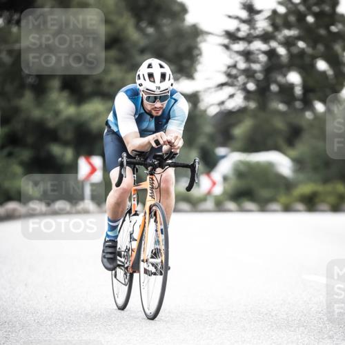 21.06.2026 - 29. Vierlanden-Triathlon H.Heesch http://msf.ph/oto/9911628 21.06.2026 09:43:18 Radfahren 70 meine-sportfotos.de