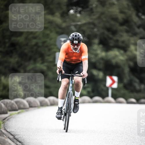 21.06.2026 - 29. Vierlanden-Triathlon H.Heesch http://msf.ph/oto/9911696 21.06.2026 09:44:11 Radfahren 76, 283, 299 meine-sportfotos.de