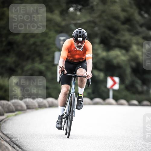 21.06.2026 - 29. Vierlanden-Triathlon H.Heesch http://msf.ph/oto/9911698 21.06.2026 09:44:11 Radfahren 76, 283, 299 meine-sportfotos.de