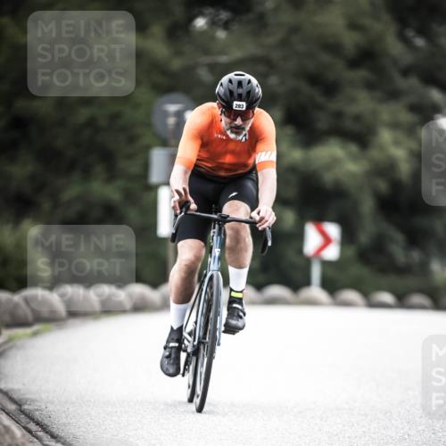 21.06.2026 - 29. Vierlanden-Triathlon H.Heesch http://msf.ph/oto/9911700 21.06.2026 09:44:11 Radfahren 76, 283, 299 meine-sportfotos.de