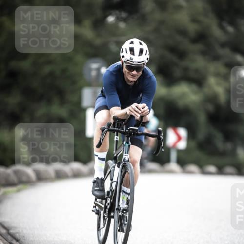 21.06.2026 - 29. Vierlanden-Triathlon H.Heesch http://msf.ph/oto/9911728 21.06.2026 09:44:33 Radfahren 16, 63, 94, 98, 107, 120, 183, 302 meine-sportfotos.de