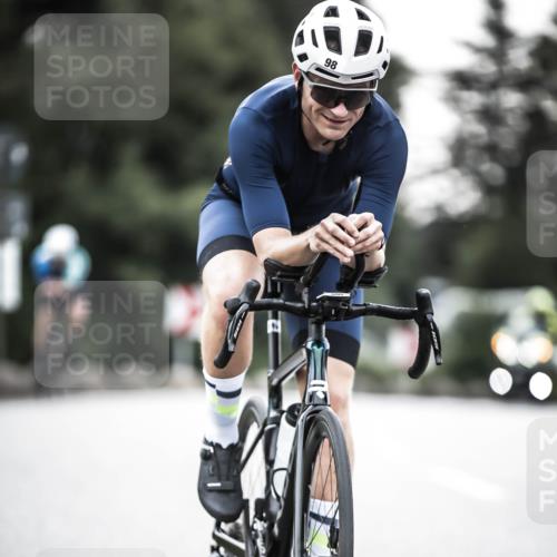 21.06.2026 - 29. Vierlanden-Triathlon H.Heesch http://msf.ph/oto/9911739 21.06.2026 09:44:33 Radfahren 16, 63, 94, 98, 107, 120, 183, 302 meine-sportfotos.de