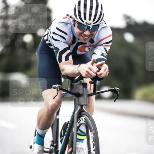 21.06.2026 - 29. Vierlanden-Triathlon H.Heesch http://msf.ph/oto/9911813 21.06.2026 09:45:18 Radfahren 79, 200, 261, 268, 290 meine-sportfotos.de