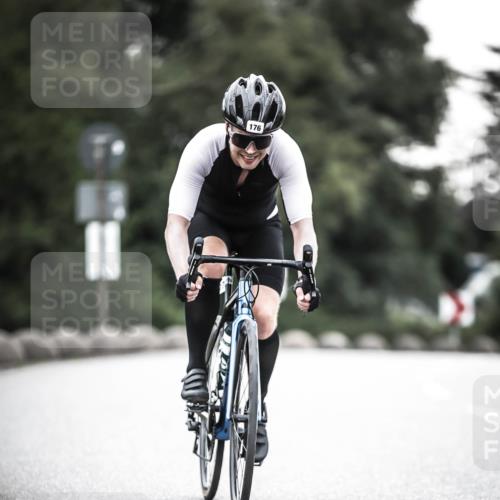21.06.2026 - 29. Vierlanden-Triathlon H.Heesch http://msf.ph/oto/9911837 21.06.2026 09:45:38 Radfahren 20, 176, 226 meine-sportfotos.de