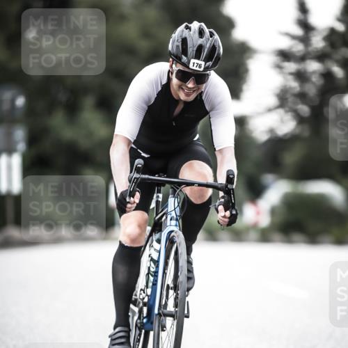 21.06.2026 - 29. Vierlanden-Triathlon H.Heesch http://msf.ph/oto/9911841 21.06.2026 09:45:38 Radfahren 20, 176, 226 meine-sportfotos.de