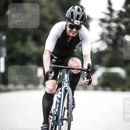 21.06.2026 - 29. Vierlanden-Triathlon H.Heesch http://msf.ph/oto/9911842 21.06.2026 09:45:38 Radfahren 20, 176, 226 meine-sportfotos.de