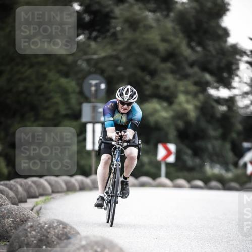 21.06.2026 - 29. Vierlanden-Triathlon H.Heesch http://msf.ph/oto/9912081 21.06.2026 09:49:33 Radfahren 213, 298 meine-sportfotos.de