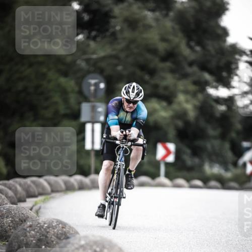 21.06.2026 - 29. Vierlanden-Triathlon H.Heesch http://msf.ph/oto/9912082 21.06.2026 09:49:33 Radfahren 213, 298 meine-sportfotos.de