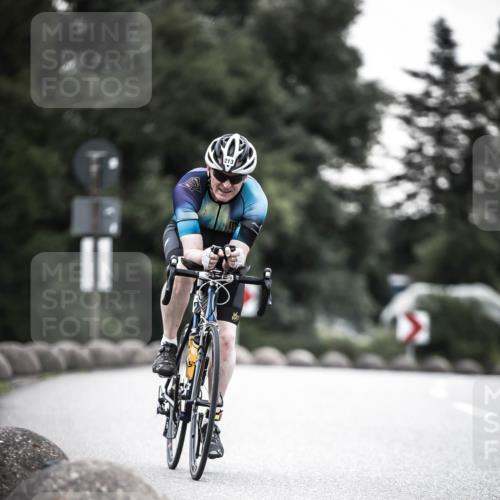 21.06.2026 - 29. Vierlanden-Triathlon H.Heesch http://msf.ph/oto/9912090 21.06.2026 09:49:33 Radfahren 213, 298 meine-sportfotos.de