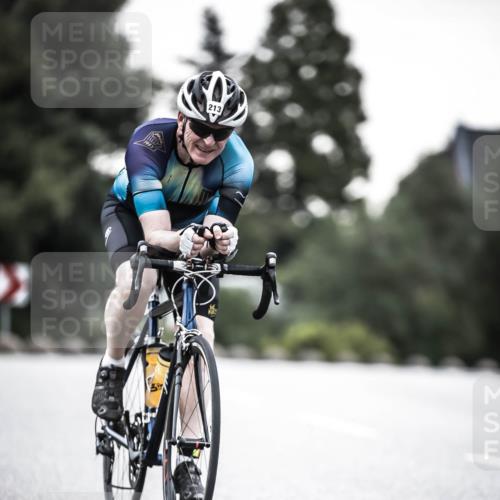 21.06.2026 - 29. Vierlanden-Triathlon H.Heesch http://msf.ph/oto/9912099 21.06.2026 09:49:34 Radfahren 145, 213 meine-sportfotos.de