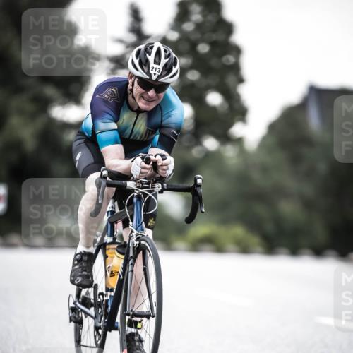 21.06.2026 - 29. Vierlanden-Triathlon H.Heesch http://msf.ph/oto/9912100 21.06.2026 09:49:34 Radfahren 145, 213 meine-sportfotos.de