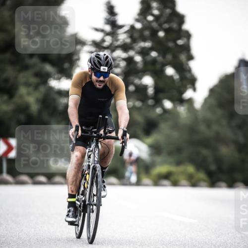21.06.2026 - 29. Vierlanden-Triathlon H.Heesch http://msf.ph/oto/9912103 21.06.2026 09:51:09 Radfahren 15, 244 meine-sportfotos.de