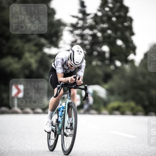 21.06.2026 - 29. Vierlanden-Triathlon H.Heesch http://msf.ph/oto/9912123 21.06.2026 09:51:16 Radfahren 32, 41, 42, 228, 244 meine-sportfotos.de