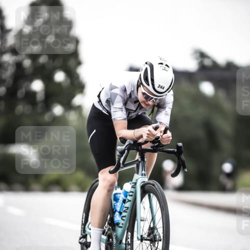 21.06.2026 - 29. Vierlanden-Triathlon H.Heesch http://msf.ph/oto/9912133 21.06.2026 09:51:16 Radfahren 32, 41, 42, 228, 244 meine-sportfotos.de