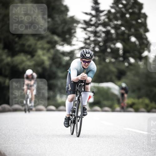 21.06.2026 - 29. Vierlanden-Triathlon H.Heesch http://msf.ph/oto/9912141 21.06.2026 09:51:21 Radfahren 32, 41, 42, 129, 228 meine-sportfotos.de