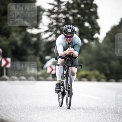 21.06.2026 - 29. Vierlanden-Triathlon H.Heesch http://msf.ph/oto/9912150 21.06.2026 09:51:21 Radfahren 32, 41, 42, 129, 228 meine-sportfotos.de
