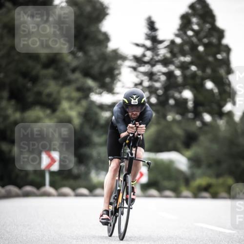 21.06.2026 - 29. Vierlanden-Triathlon H.Heesch http://msf.ph/oto/9912172 21.06.2026 09:51:25 Radfahren 32, 41, 42, 129 meine-sportfotos.de