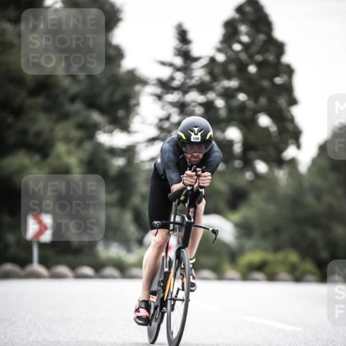 21.06.2026 - 29. Vierlanden-Triathlon H.Heesch http://msf.ph/oto/9912175 21.06.2026 09:51:26 Radfahren 32, 42, 129 meine-sportfotos.de