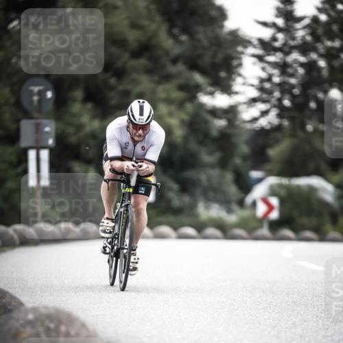 21.06.2026 - 29. Vierlanden-Triathlon H.Heesch http://msf.ph/oto/9912212 21.06.2026 09:52:06 Radfahren 76, 84, 132, 169, 211, 274, 300 meine-sportfotos.de