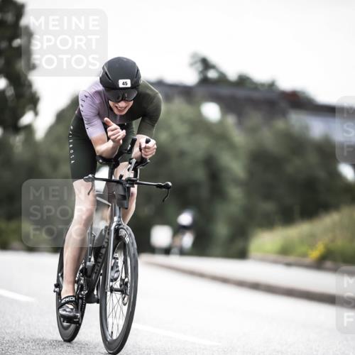 21.06.2026 - 29. Vierlanden-Triathlon H.Heesch http://msf.ph/oto/9912373 21.06.2026 09:54:03 Radfahren 45, 271 meine-sportfotos.de