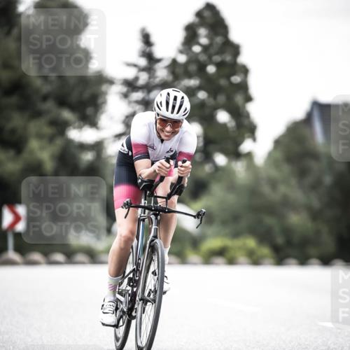 21.06.2026 - 29. Vierlanden-Triathlon H.Heesch http://msf.ph/oto/9912408 21.06.2026 09:54:33 Radfahren 4, 99, 141, 186, 226 meine-sportfotos.de