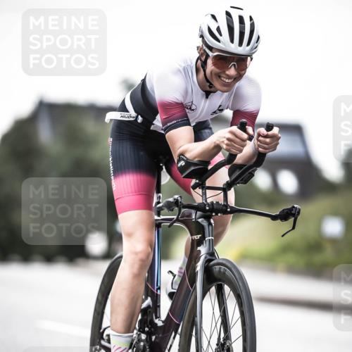21.06.2026 - 29. Vierlanden-Triathlon H.Heesch http://msf.ph/oto/9912415 21.06.2026 09:54:33 Radfahren 4, 99, 141, 186, 226 meine-sportfotos.de