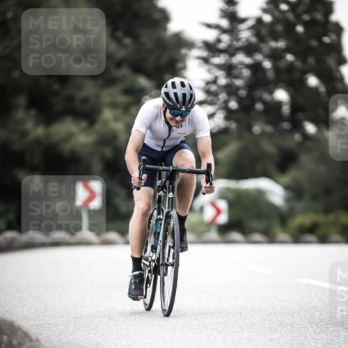 21.06.2026 - 29. Vierlanden-Triathlon H.Heesch http://msf.ph/oto/9912464 21.06.2026 09:55:21 Radfahren 20, 260 meine-sportfotos.de
