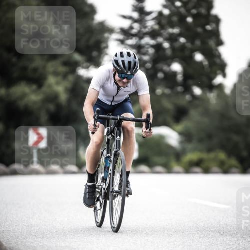 21.06.2026 - 29. Vierlanden-Triathlon H.Heesch http://msf.ph/oto/9912466 21.06.2026 09:55:21 Radfahren 20, 260 meine-sportfotos.de