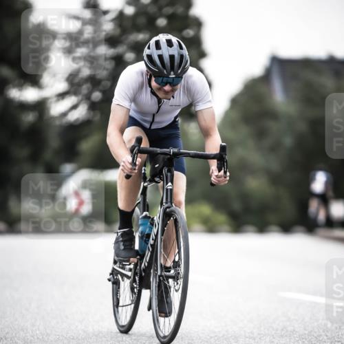 21.06.2026 - 29. Vierlanden-Triathlon H.Heesch http://msf.ph/oto/9912470 21.06.2026 09:55:22 Radfahren 20 meine-sportfotos.de