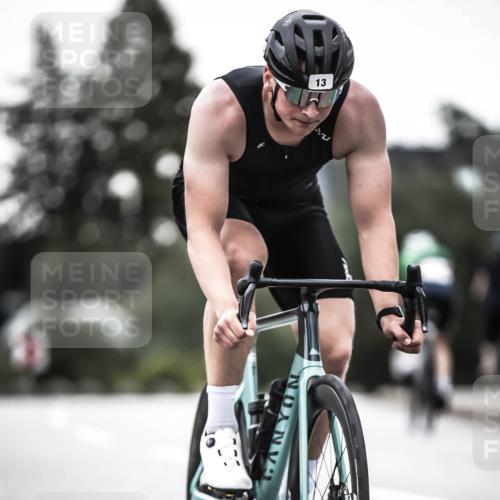 21.06.2026 - 29. Vierlanden-Triathlon H.Heesch http://msf.ph/oto/9912609 21.06.2026 09:56:47 Radfahren 12, 13 meine-sportfotos.de