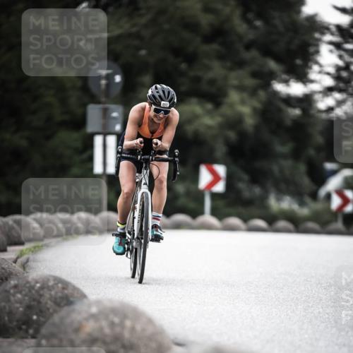 21.06.2026 - 29. Vierlanden-Triathlon H.Heesch http://msf.ph/oto/9912613 21.06.2026 09:57:08 Radfahren 243, 253 meine-sportfotos.de