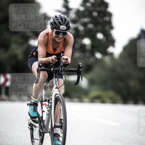 21.06.2026 - 29. Vierlanden-Triathlon H.Heesch http://msf.ph/oto/9912632 21.06.2026 09:57:09 Radfahren 243, 253 meine-sportfotos.de