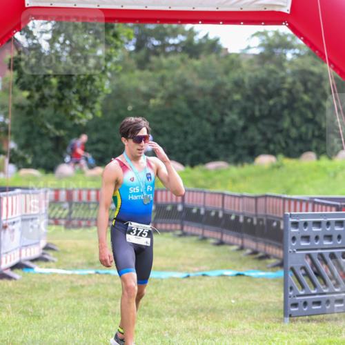 21.06.2026 - 29. Vierlanden-Triathlon Andreas Tolksdorf http://msf.ph/oto/9912757 21.06.2026 10:49:03 Ziel  meine-sportfotos.de