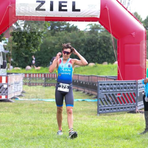 21.06.2026 - 29. Vierlanden-Triathlon Andreas Tolksdorf http://msf.ph/oto/9912761 21.06.2026 10:49:04 Ziel  meine-sportfotos.de