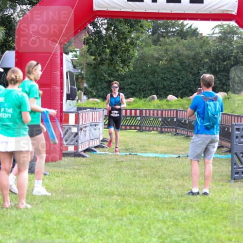 21.06.2026 - 29. Vierlanden-Triathlon Andreas Tolksdorf http://msf.ph/oto/9912765 21.06.2026 10:49:52 Ziel 335 meine-sportfotos.de
