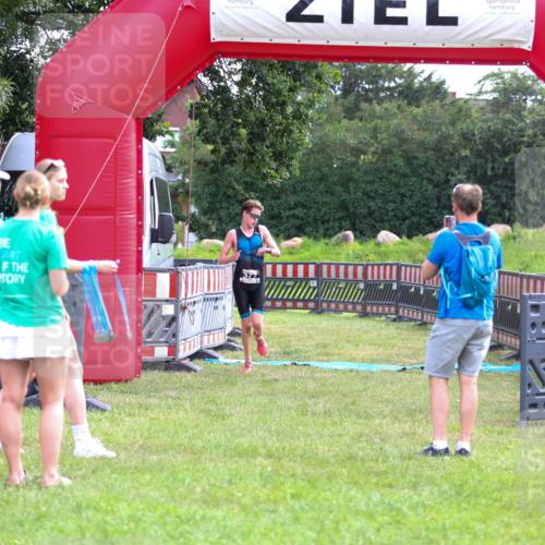 21.06.2026 - 29. Vierlanden-Triathlon Andreas Tolksdorf http://msf.ph/oto/9912772 21.06.2026 10:49:52 Ziel 335 meine-sportfotos.de