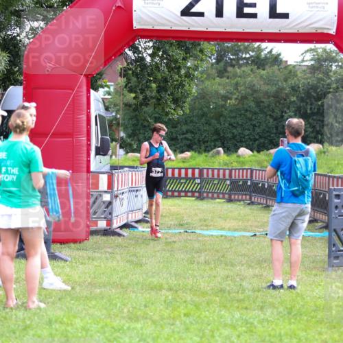 21.06.2026 - 29. Vierlanden-Triathlon Andreas Tolksdorf http://msf.ph/oto/9912774 21.06.2026 10:49:52 Ziel 335 meine-sportfotos.de