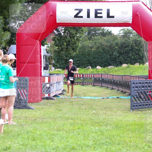 21.06.2026 - 29. Vierlanden-Triathlon Andreas Tolksdorf http://msf.ph/oto/9912786 21.06.2026 10:51:43 Ziel 311 meine-sportfotos.de
