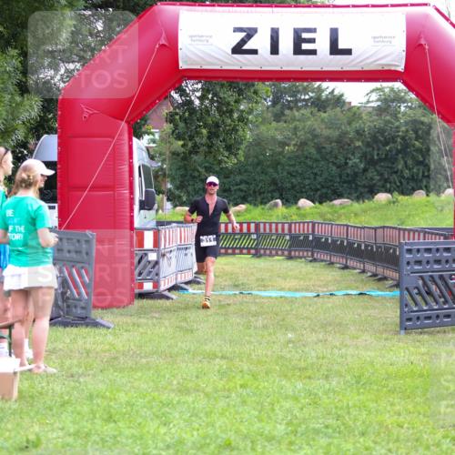 21.06.2026 - 29. Vierlanden-Triathlon Andreas Tolksdorf http://msf.ph/oto/9912796 21.06.2026 10:51:43 Ziel 311 meine-sportfotos.de