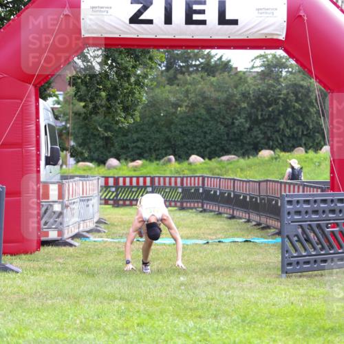 21.06.2026 - 29. Vierlanden-Triathlon Andreas Tolksdorf http://msf.ph/oto/9912822 21.06.2026 10:52:14 Ziel  meine-sportfotos.de