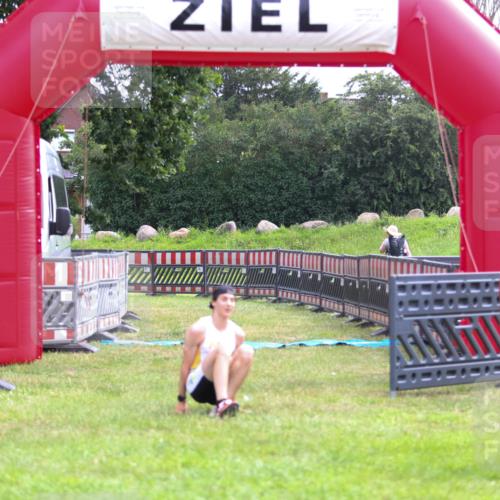 21.06.2026 - 29. Vierlanden-Triathlon Andreas Tolksdorf http://msf.ph/oto/9912826 21.06.2026 10:52:15 Ziel  meine-sportfotos.de