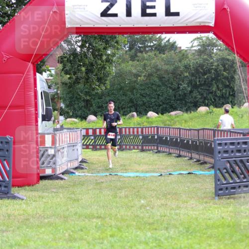 21.06.2026 - 29. Vierlanden-Triathlon Andreas Tolksdorf http://msf.ph/oto/9912839 21.06.2026 10:53:10 Ziel 37 meine-sportfotos.de
