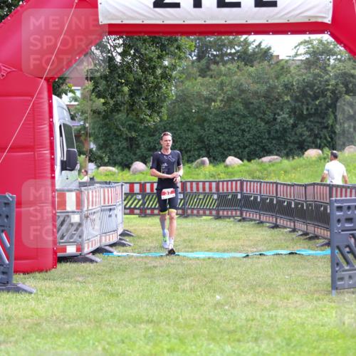 21.06.2026 - 29. Vierlanden-Triathlon Andreas Tolksdorf http://msf.ph/oto/9912842 21.06.2026 10:53:11 Ziel 37 meine-sportfotos.de