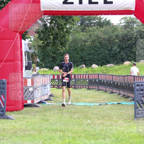 21.06.2026 - 29. Vierlanden-Triathlon Andreas Tolksdorf http://msf.ph/oto/9912848 21.06.2026 10:53:11 Ziel 37 meine-sportfotos.de